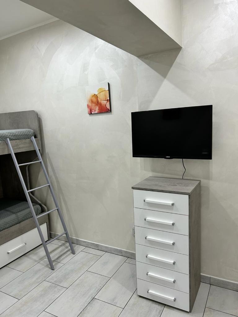 Вілла Casa Vacanze La Dolce Casa Катанія Екстер'єр фото